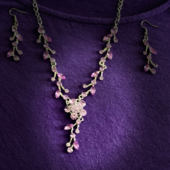 Silver & Amethyst Crystal Necklace & Earrings!! - Picture 2 of 6